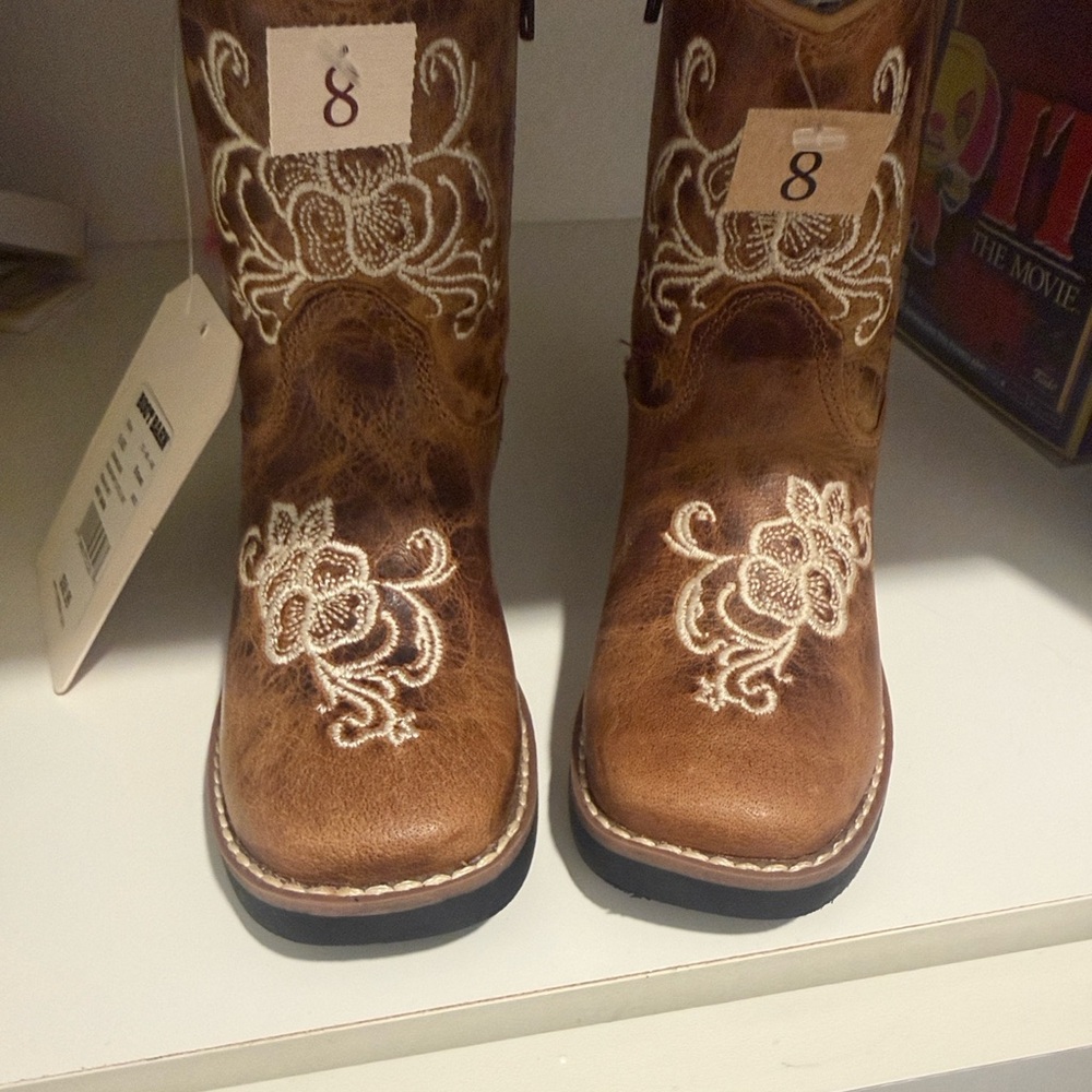Brown Western Boots with White Embroidery